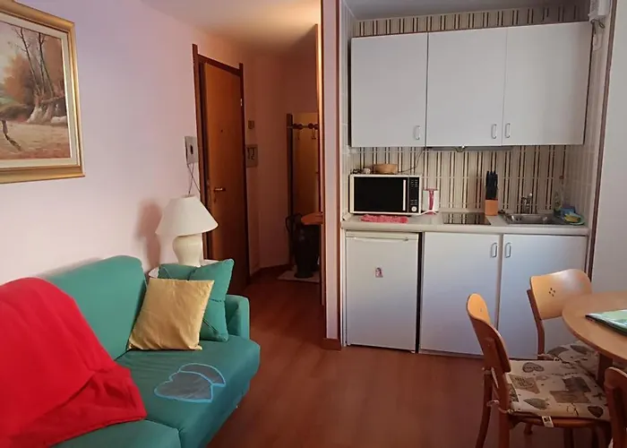 Giomein Sporting Red House ブレウイル・チェルヴィナイア